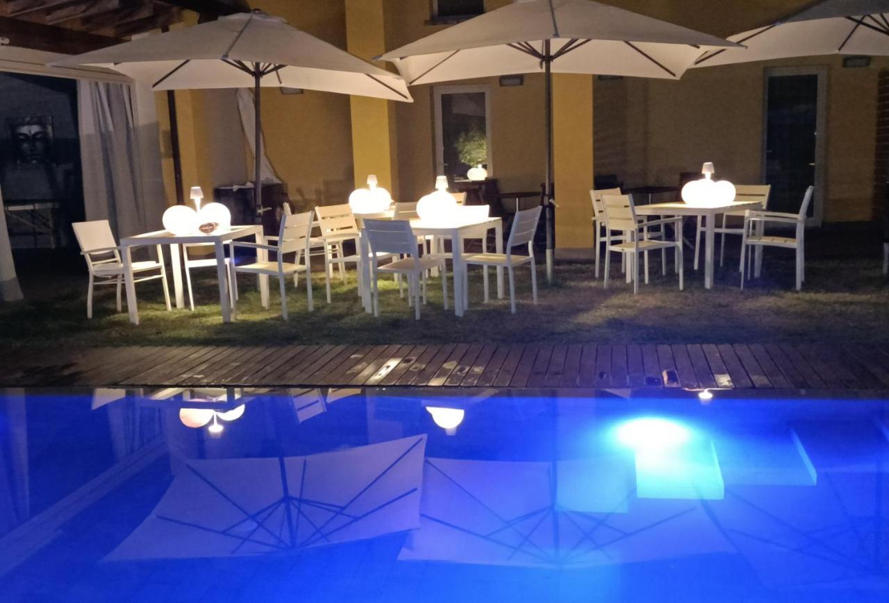Osteria E Locanda Del Viaggiatore Russi Exterior foto